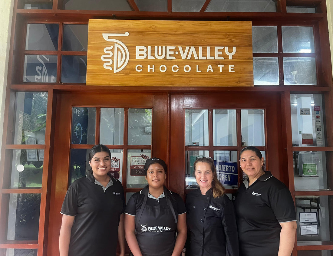 women in Costa Rica cacao