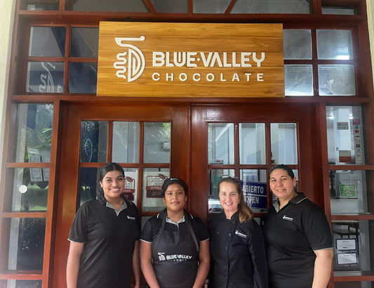 women in Costa Rica cacao