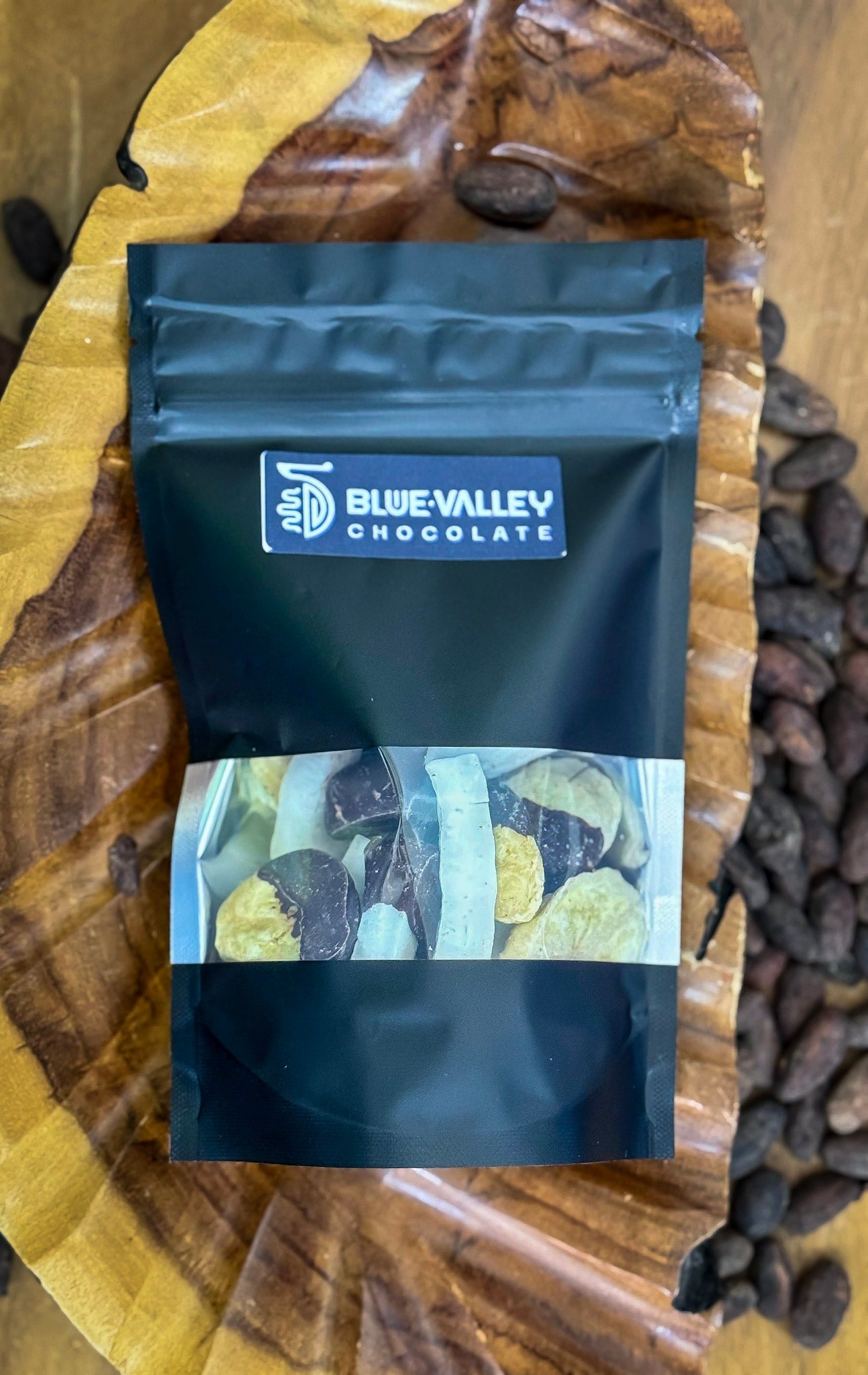 Blue Valley Chocolate Jungle Harvest – Dark Chocolate Freeze-Dried Fruit Mix